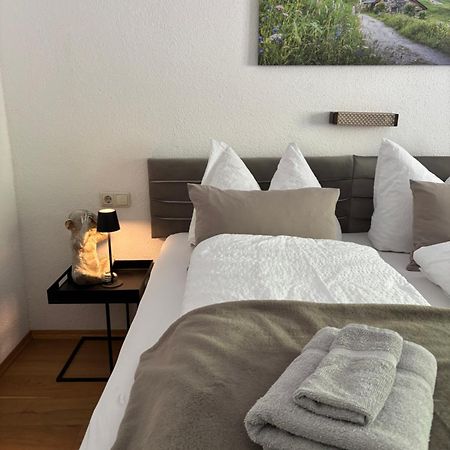 Lechtaler Alpenblick Landeck - Privatzimmer & Ferienwohnung ภายนอก รูปภาพ