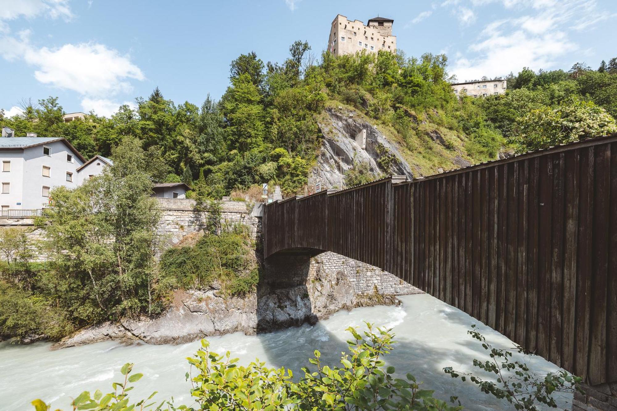 Lechtaler Alpenblick Landeck - Privatzimmer & Ferienwohnung ภายนอก รูปภาพ