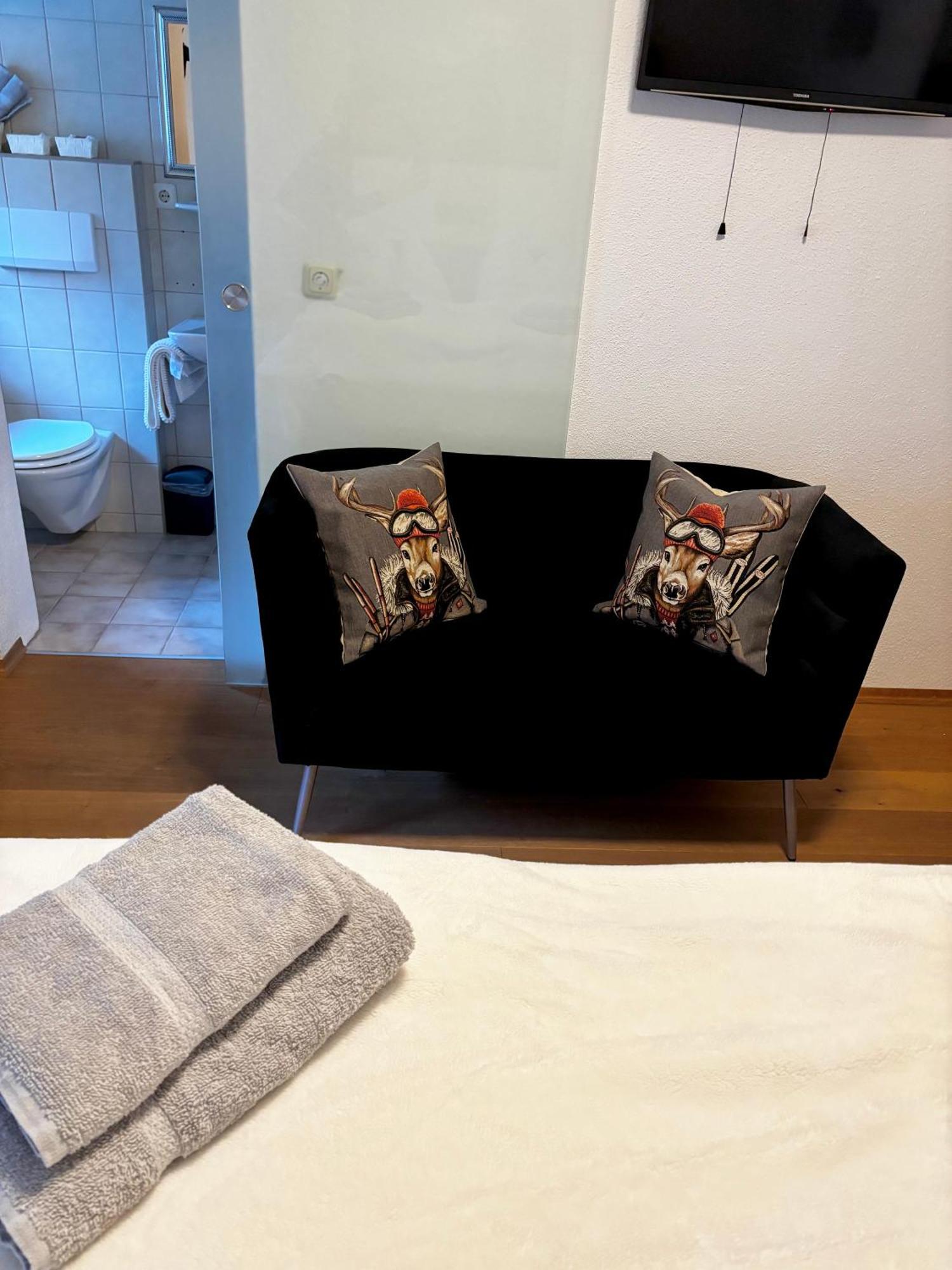 Lechtaler Alpenblick Landeck - Privatzimmer & Ferienwohnung ภายนอก รูปภาพ