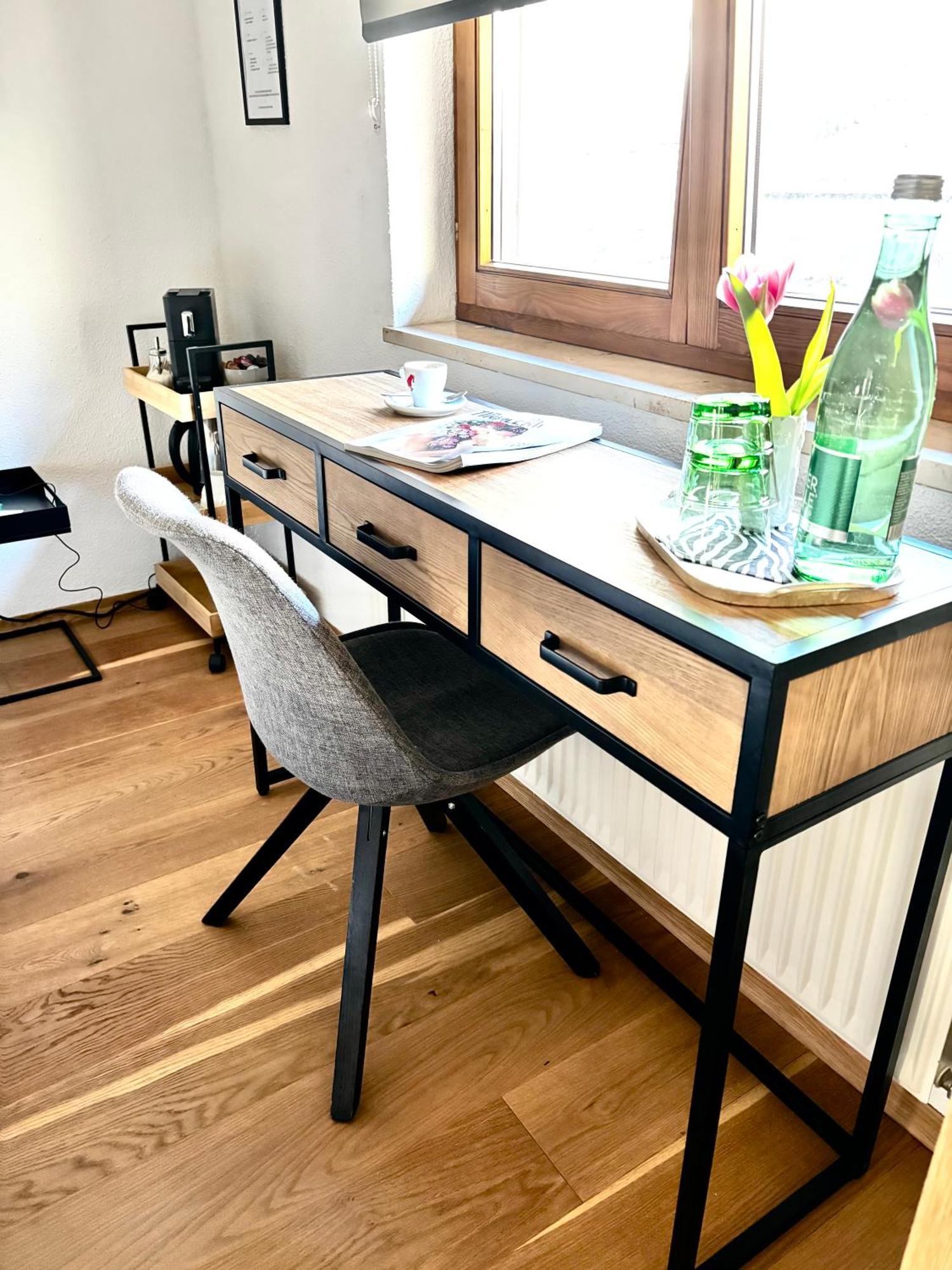 Lechtaler Alpenblick Landeck - Privatzimmer & Ferienwohnung ภายนอก รูปภาพ