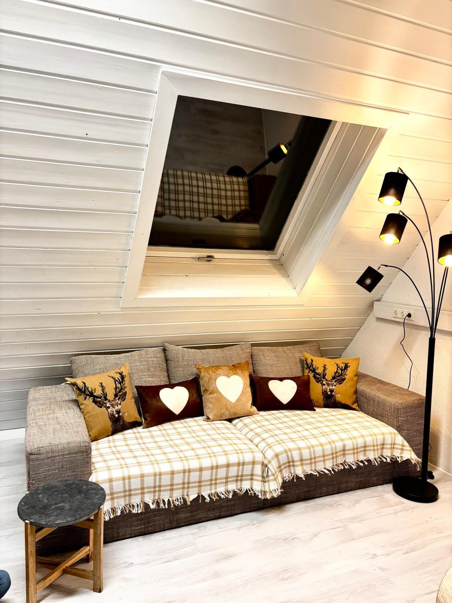 Lechtaler Alpenblick Landeck - Privatzimmer & Ferienwohnung ภายนอก รูปภาพ
